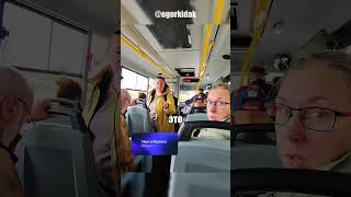 Эта проблема между двумя поколениями в общественном транспорте никогда не решится