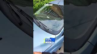 Этот мужчина единственный решил помочь владельцам авто, когда приехали ДПСники.