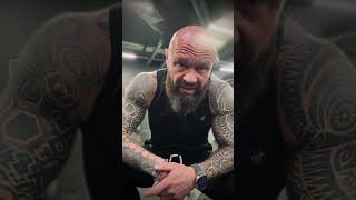 Болит плечо? Просто так? Ты не виноват?😂😂😂