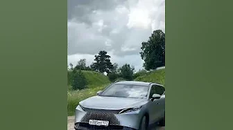 Она выглядит как электрокар, но это обычная тачка