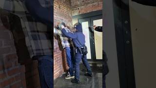 Как Арестовали Гангста Рэпера D'yadya J.i. Копы Клуба Реконструкции полицейского участка Нью Йорка